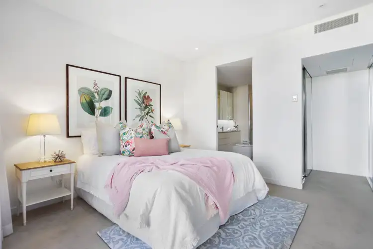1202/1 Sunset Avenue, Paradise Point QLD 4216