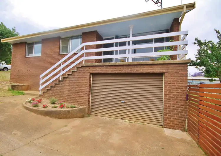 12 Barwang Street, Young NSW 2594