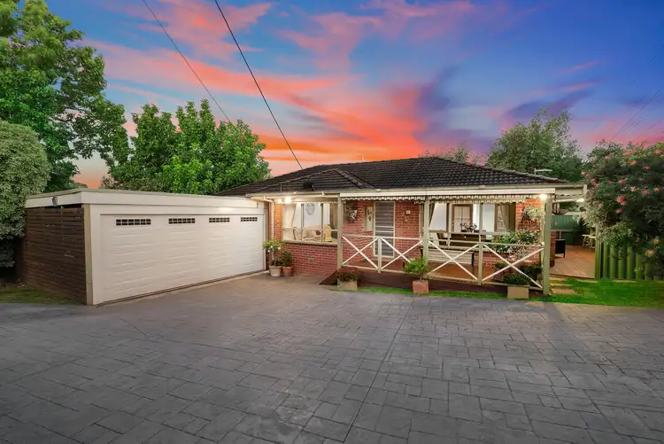 22 Zina Grove, Mooroolbark VIC 3138