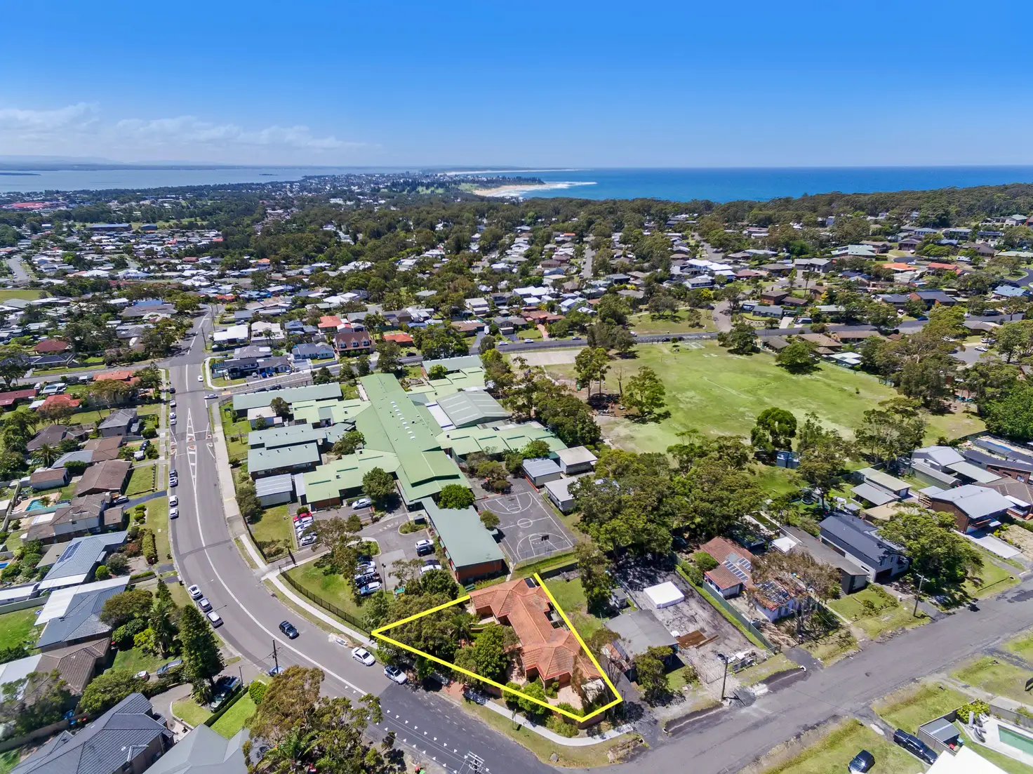 Main view of Homely villa listing, 1/2 Keats Avenue, Bateau Bay NSW 2261