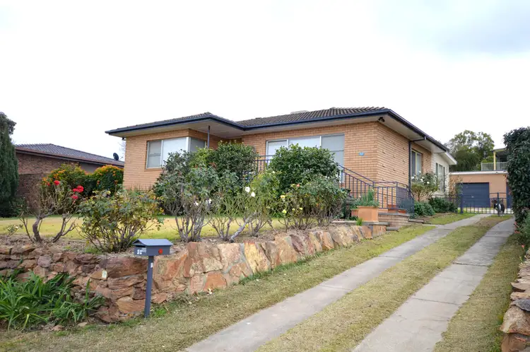 52 Dowell Street, Cowra NSW 2794