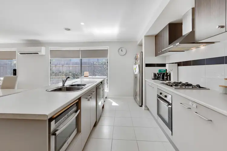 Sixth view of Homely house listing, 8 Eden Avenue, Skye VIC 3977