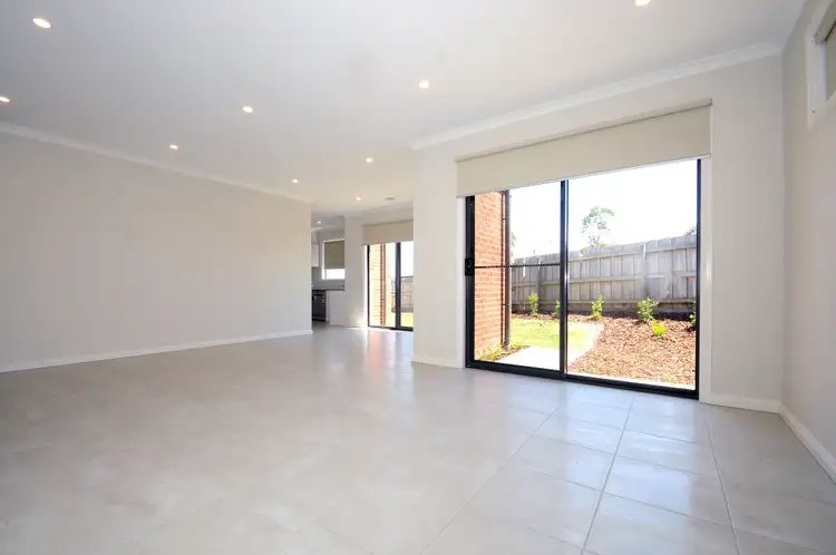 Sixth view of Homely house listing, 6b Eucalyptus Walk, Carrum Downs VIC 3201