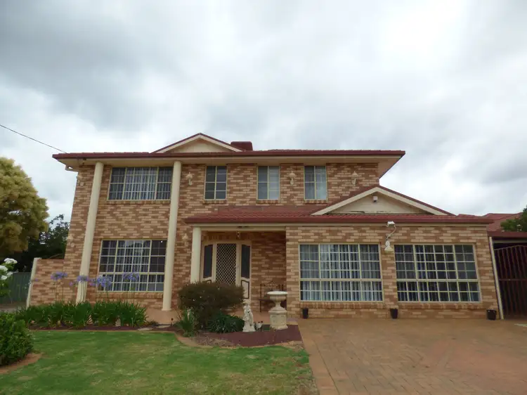 38 South Gloucester Street, Forbes NSW 2871