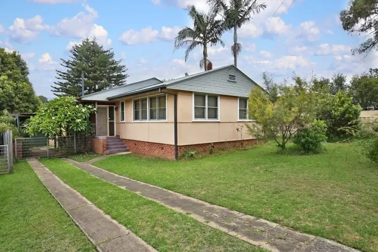 16 Young Avenue, Nowra NSW 2541