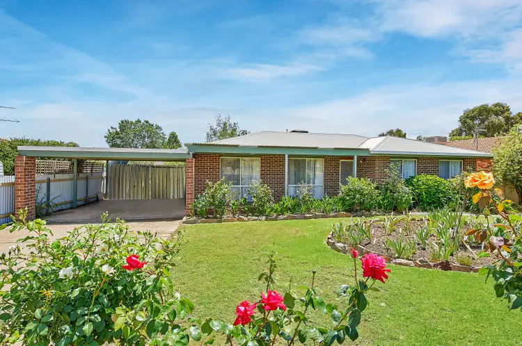 11 Balleroo Crescent, Glenfield Park NSW 2650