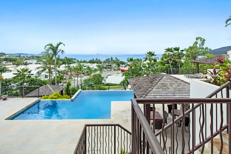 6/4 Golden Orchid Drive, Airlie Beach QLD 4802