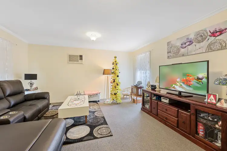 Second view of Homely house listing, 5 Ming Court, Kangaroo Flat VIC 3555
