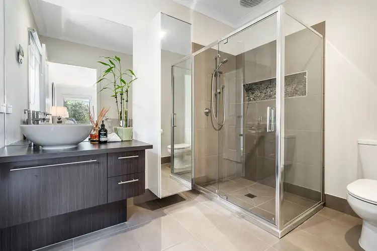 Seventh view of Homely house listing, 8 Lion Chase, Craigieburn VIC 3064