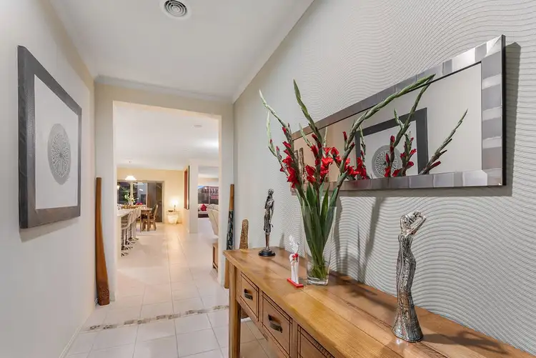 Fifth view of Homely house listing, 14 Scottsdale Court, Craigieburn VIC 3064