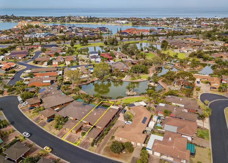 2/7 Moorea Court, West Lakes SA 5021