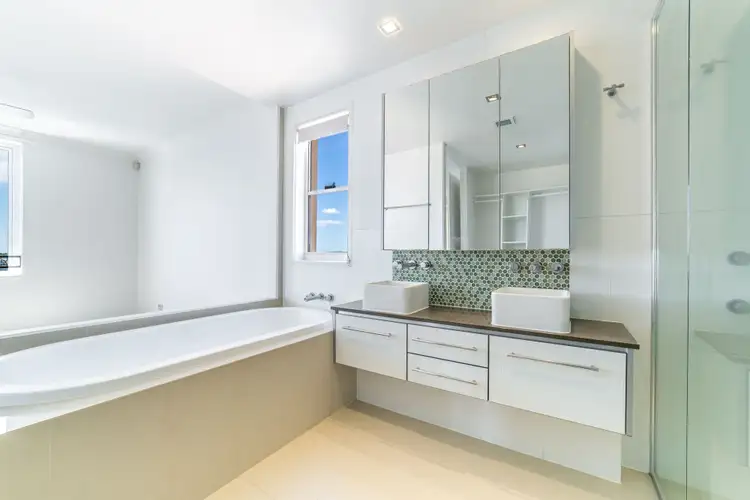 Fifth view of Homely unit listing, 52/3030 The Boulevard, Carrara QLD 4211