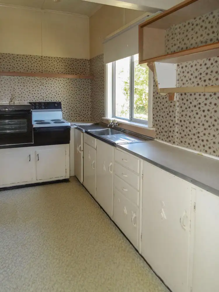 6 Campbell Street, North Gosford NSW 2250