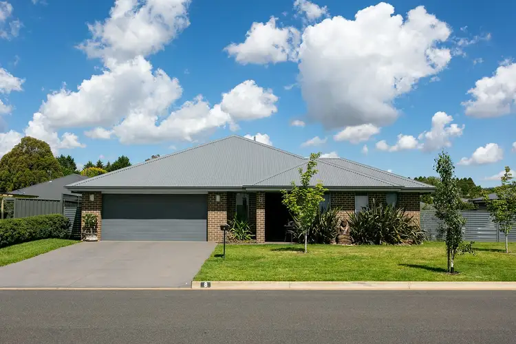 8 Lombardy Way, Orange NSW 2800