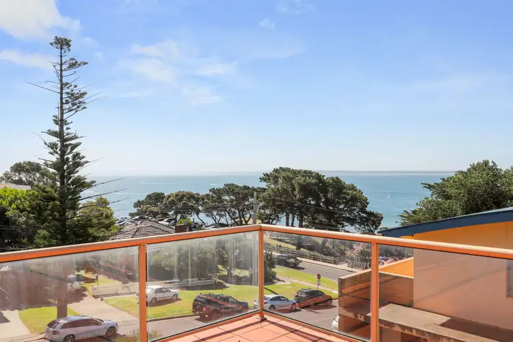 28/1-3 Warley Avenue, Cowes VIC 3922