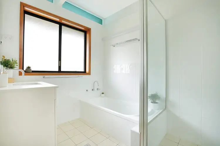 Fifth view of Homely villa listing, 2/140 Panorama Drive, Farmborough Heights NSW 2526