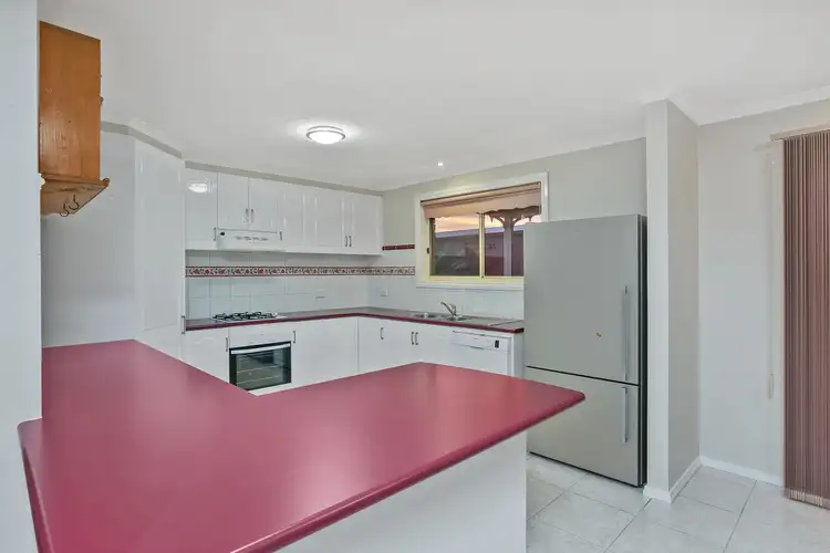 Sixth view of Homely house listing, 10 Nivek Court, St Albans Park VIC 3219