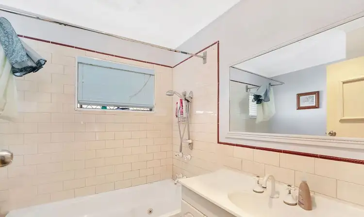 Sixth view of Homely house listing, 27 Horder Avenue, Labrador QLD 4215