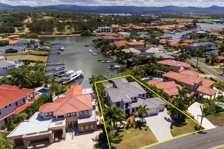 2112 Carlton Drive, Hope Island QLD 4212