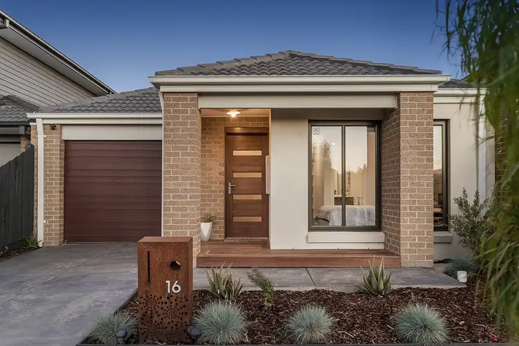 16 Chambly Drive, Mickleham VIC 3064