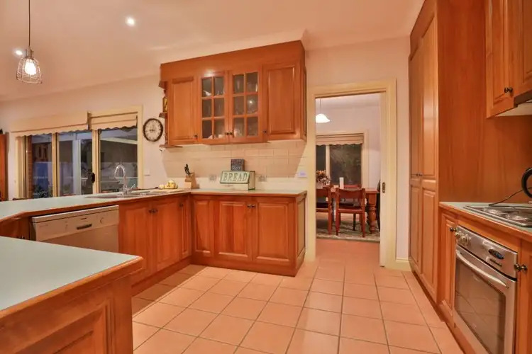Fifth view of Homely house listing, 2 Nyora Court, Irymple VIC 3498