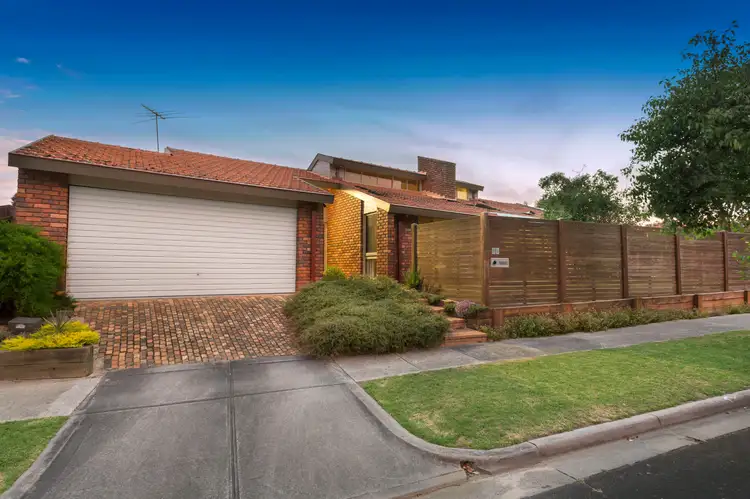 30 Raphael Crescent, Frankston VIC 3199