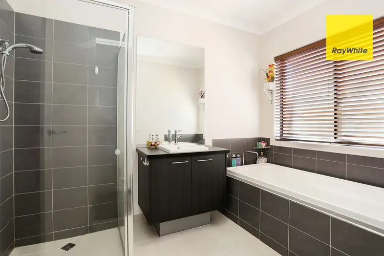 Fifth view of Homely house listing, 19 Sundowner Place, Sanctuary Lakes VIC 3030