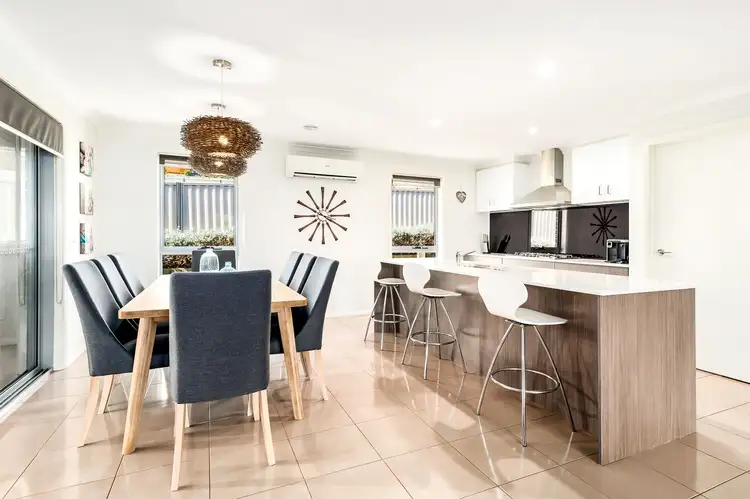 Second view of Homely house listing, 6 Valleyview Grove, Drouin VIC 3818