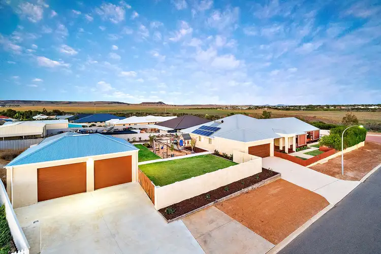 Second view of Homely house listing, 2 Fuchsia Close, Strathalbyn WA 6530
