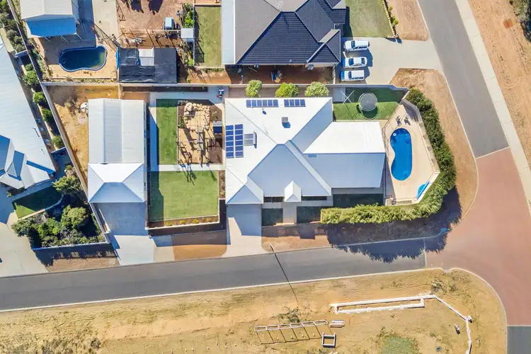 Seventh view of Homely house listing, 2 Fuchsia Close, Strathalbyn WA 6530