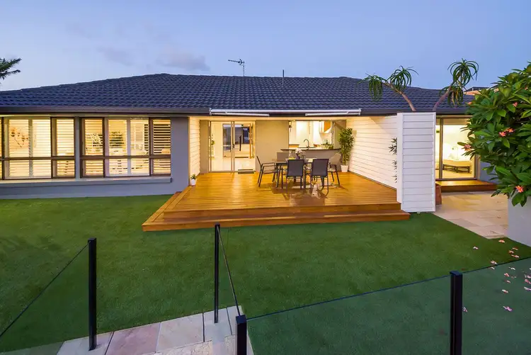 22 Dobell Avenue, Paradise Point QLD 4216