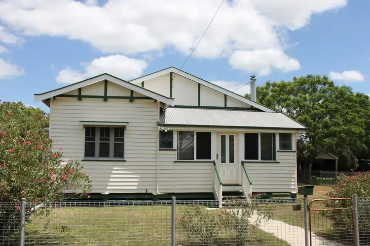 102 Pratten Street, Dalby QLD 4405