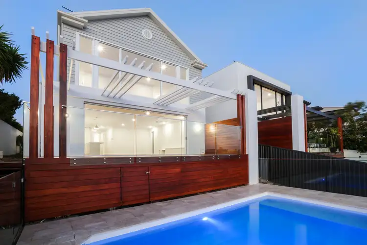 2/81 Edinburgh Road, Benowa Waters QLD 4217