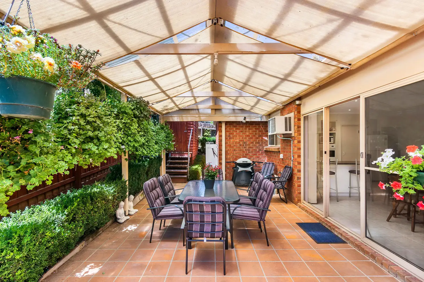 Main view of Homely unit listing, 2/24 Jindabyne Avenue, Chadstone VIC 3148