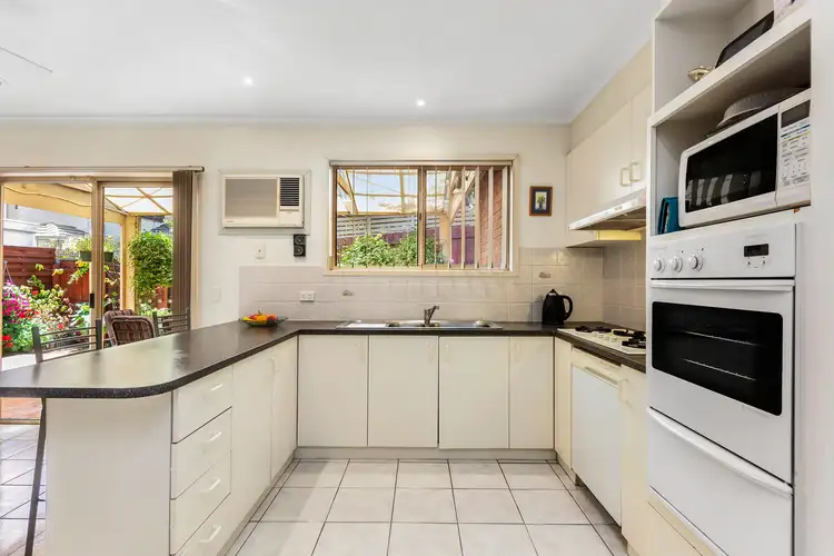 Fourth view of Homely unit listing, 2/24 Jindabyne Avenue, Chadstone VIC 3148