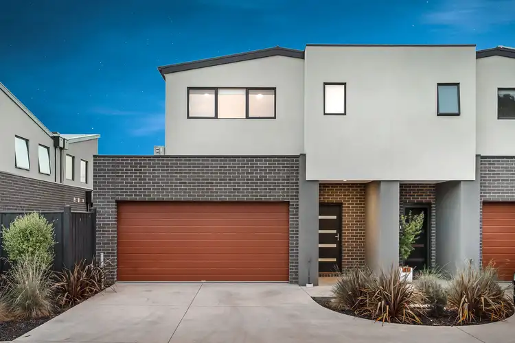 5 Agate Lane, Pakenham VIC 3810