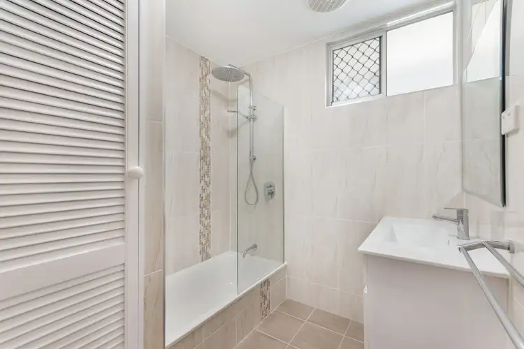 15 Tapiolas Avenue, Kirwan QLD 4817