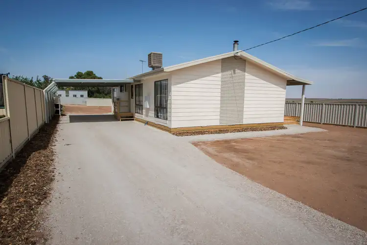 27 Boga Street, Lake Boga VIC 3584