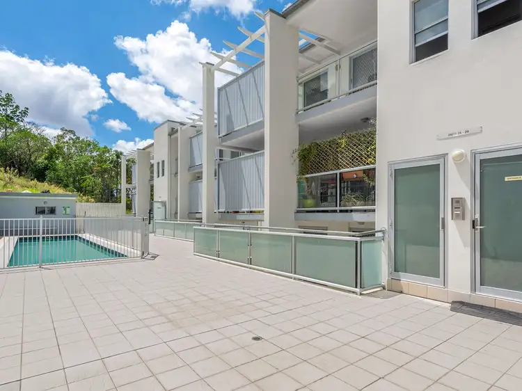25/108 Nicholson Street, Greenslopes QLD 4120