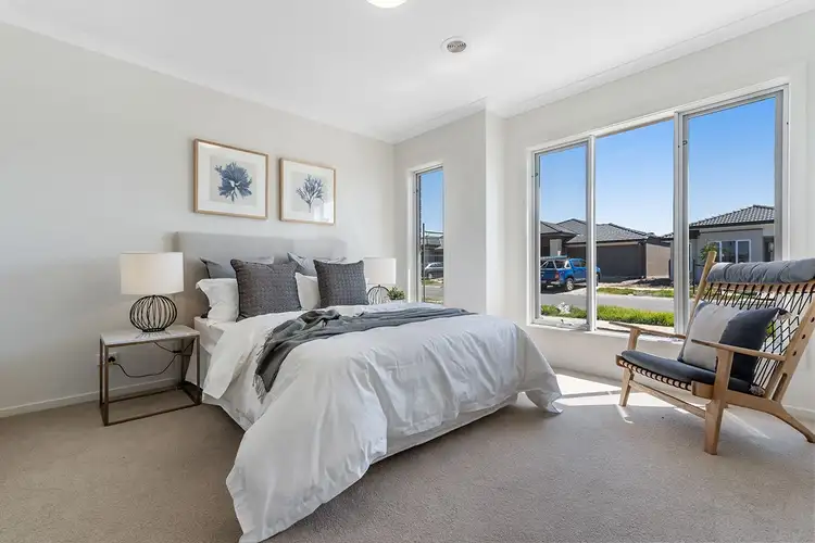 Second view of Homely house listing, 9 Featherwood Crescent, Craigieburn VIC 3064