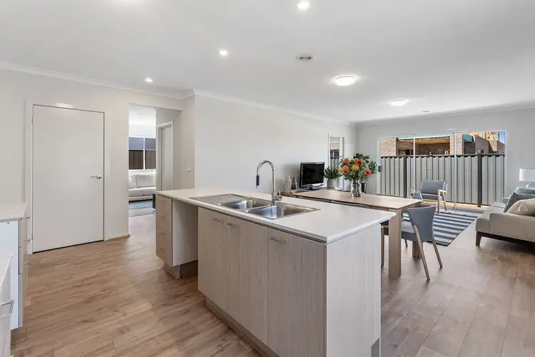 Fifth view of Homely house listing, 9 Featherwood Crescent, Craigieburn VIC 3064