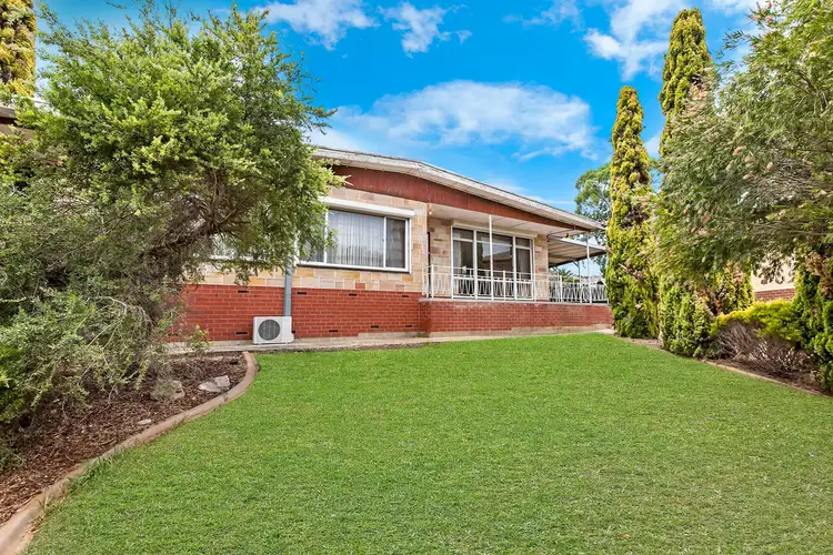 8 Hinton Avenue, Para Hills SA 5096