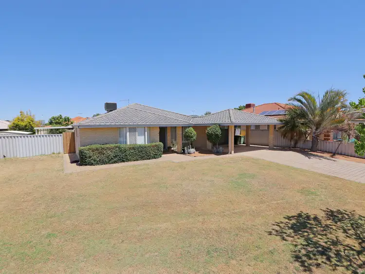 21 Norbertine Close, Queens Park WA 6107