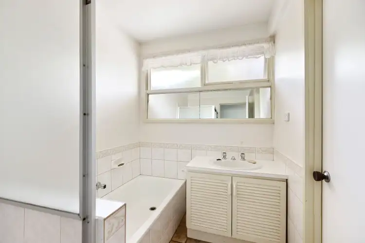 Sixth view of Homely house listing, 2 Cornborough Court, Frankston South VIC 3199