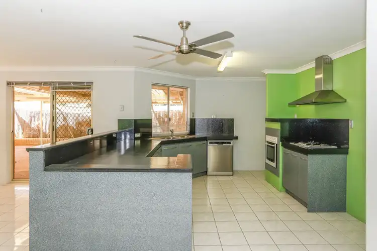 16 Brechin Retreat, Seville Grove WA 6112