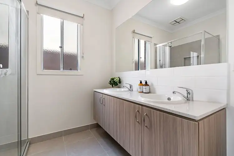 Third view of Homely house listing, 32 Banjolina Circuit, Craigieburn VIC 3064