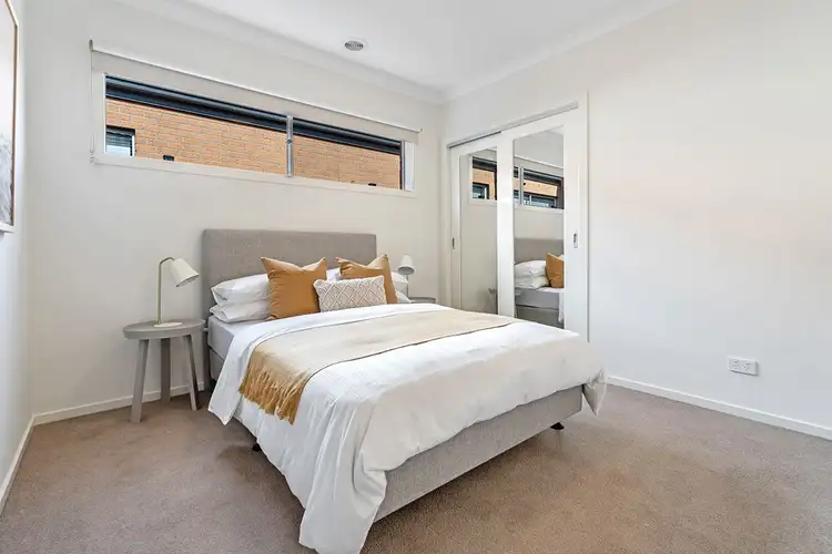 Sixth view of Homely house listing, 32 Banjolina Circuit, Craigieburn VIC 3064