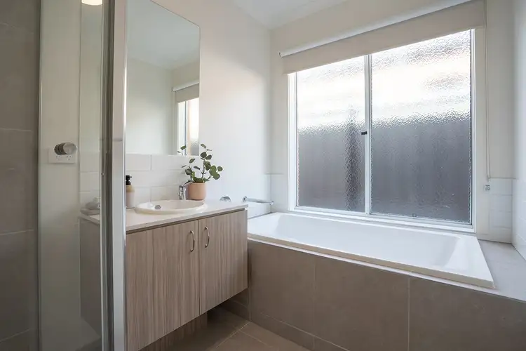 Seventh view of Homely house listing, 32 Banjolina Circuit, Craigieburn VIC 3064