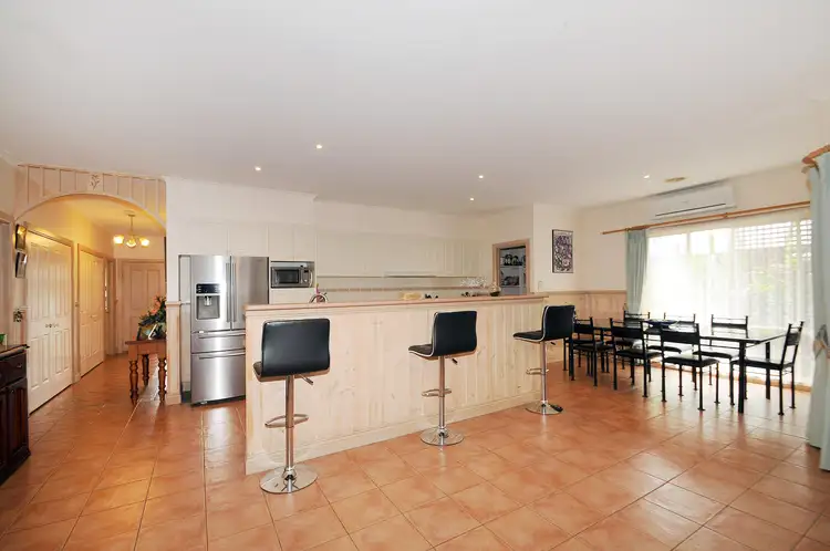 Second view of Homely house listing, 8 Windsor Grange Court, Skye VIC 3977