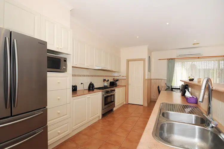 Third view of Homely house listing, 8 Windsor Grange Court, Skye VIC 3977